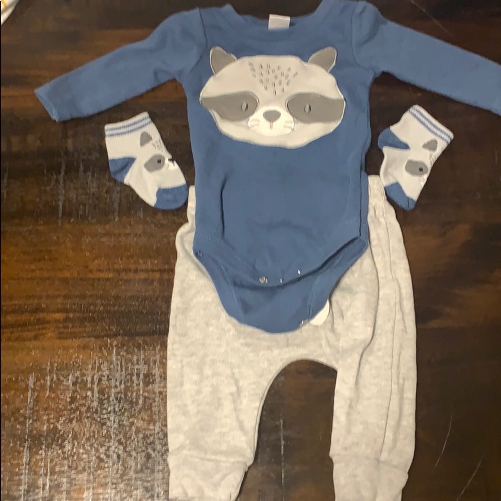 Raccoon matching set with socks